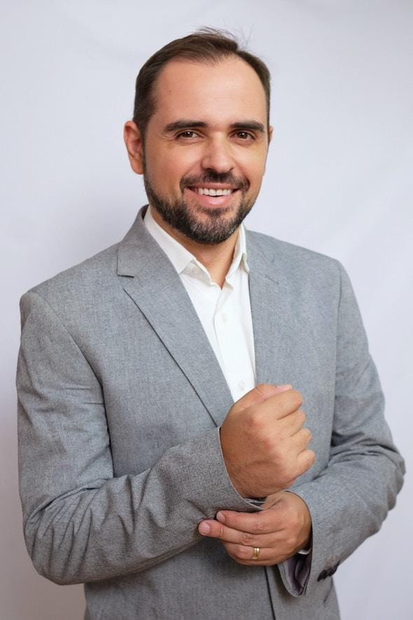 Dr. Ismael Horst Jr.